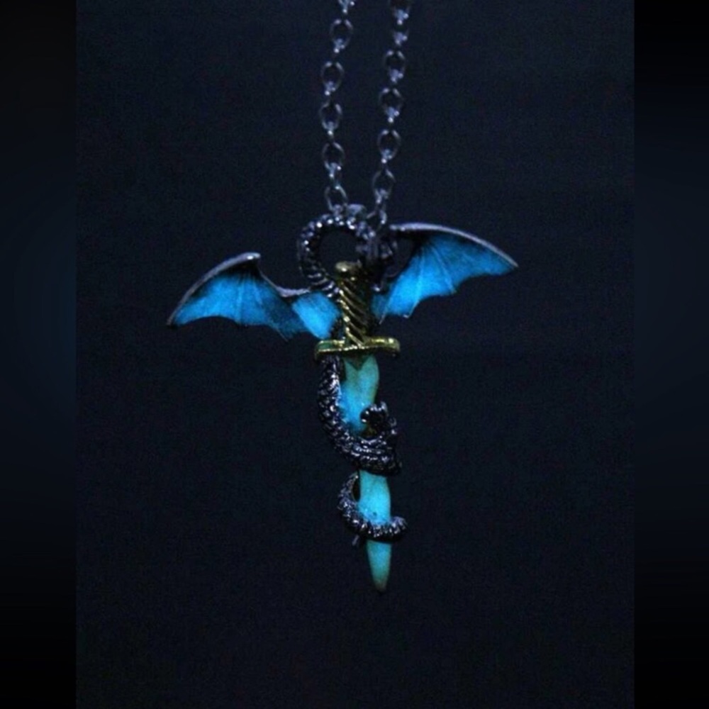 🐉 Awesome Metallic Dragon Sword Glow In The Dark Luminous Necklace 🗡️